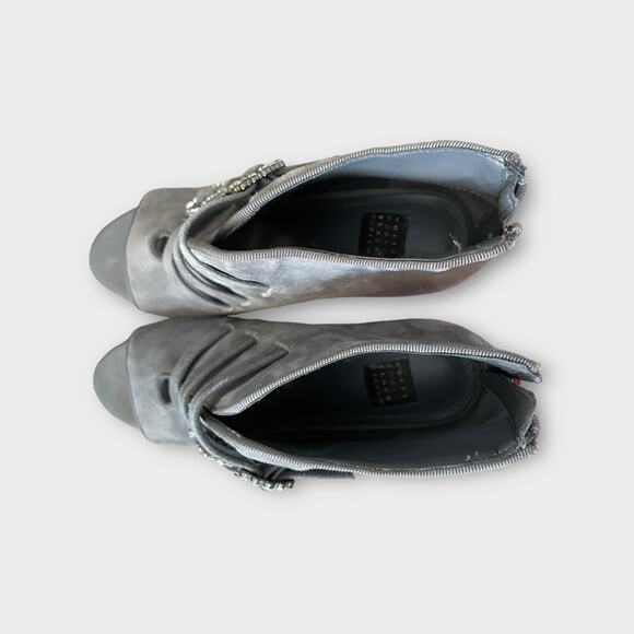 White House Black Market Peep Toe Gray Suede Buckle Booties Heel Sandal Size 6.5 - Picture 10 of 13